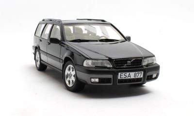 1:18 Cult Models - Volvo V70 XC Cross Country black 96-99 1:18 Cult Models - Volvo V70 XC Cross Country black 96-99
