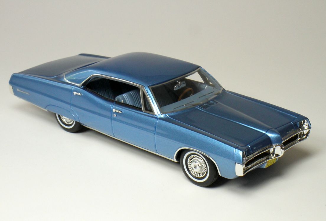 1:43 Gladvarg - 1967 Pontiac Bonneville Tyrol Blue