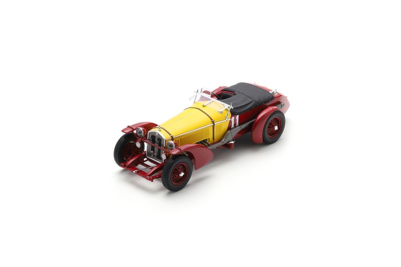 1:18 Spark - Alfa Romeo 8C No.11 Winner 24H Le Mans 1933 R. Sommer - T. Nuvolari 1:18 Spark - Alfa Romeo 8C No.11 Winner 24H Le Mans 1933 R. Sommer - T. Nuvolari