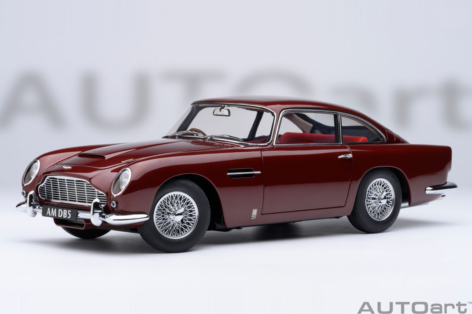 1:18 Autoart - Aston Martin DB5 (Dubonnet Rosso)