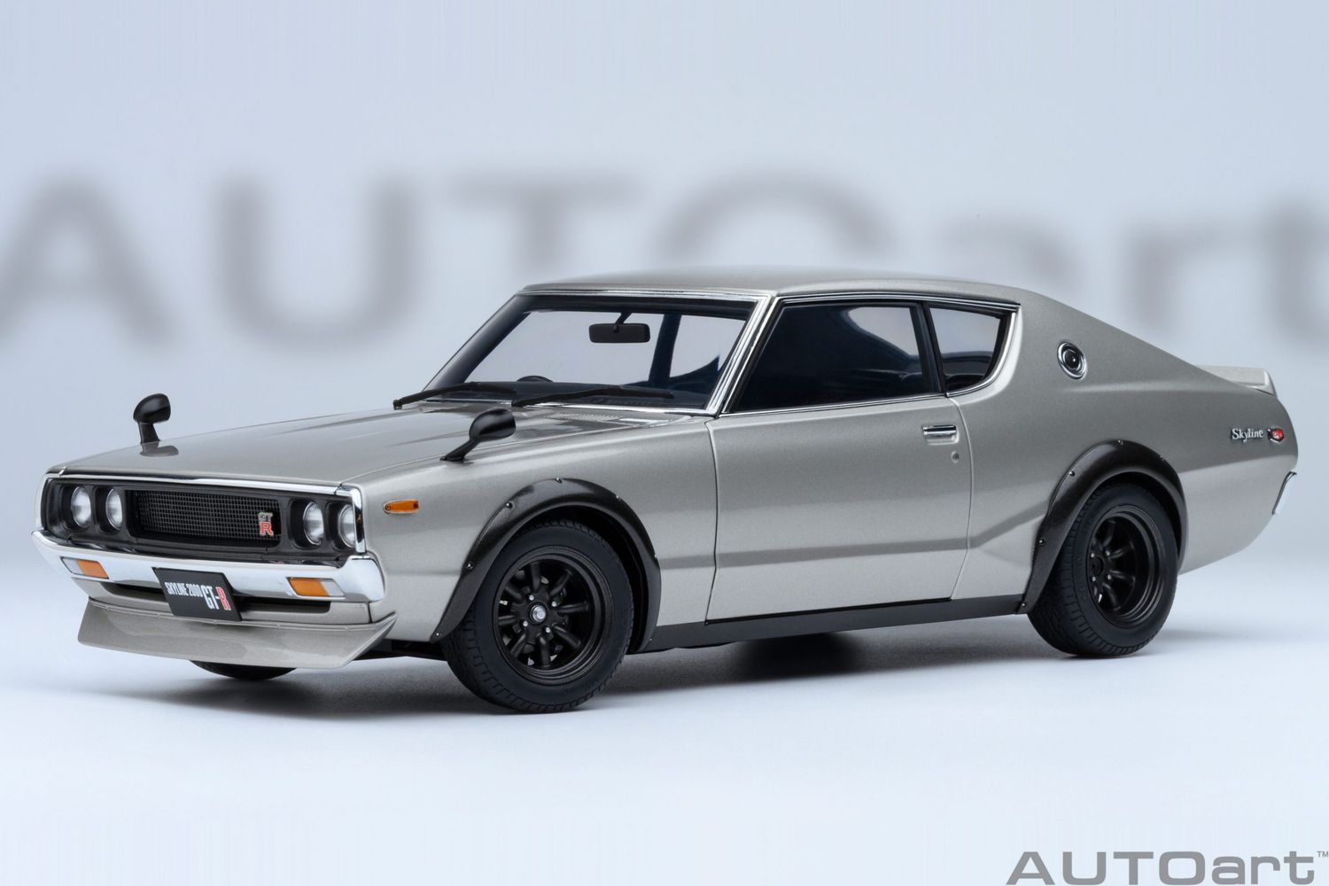 1:18 Autoart - Nissan Skyline 2000 GT-R (KPGC110) Tuned version (Silver)