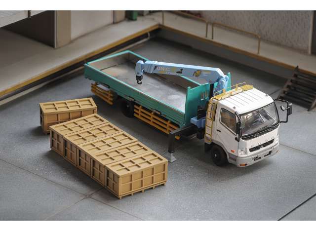 1:64 Tiny Toys - Mitsubishi Fuso Crane Truck *RHD* with accessories, white/green