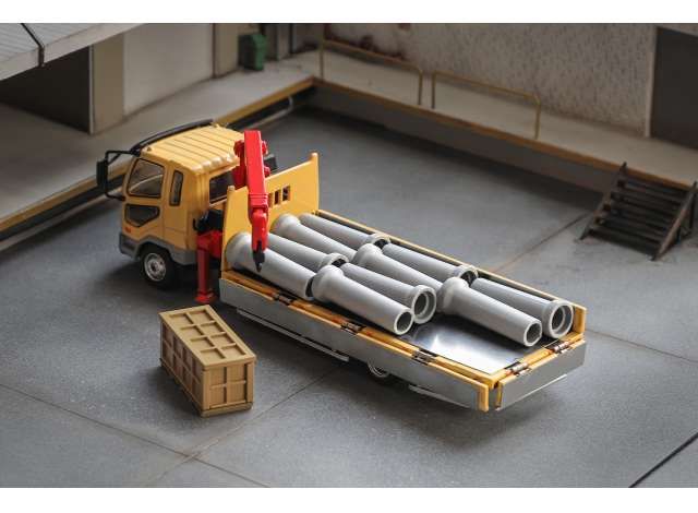 1:64 Tiny Toys - Mitsubishi Fuso Crane Truck *RHD* with accessories, yellow 1:64 Tiny Toys - Mitsubishi Fuso Crane Truck *RHD* with accessories, yellow