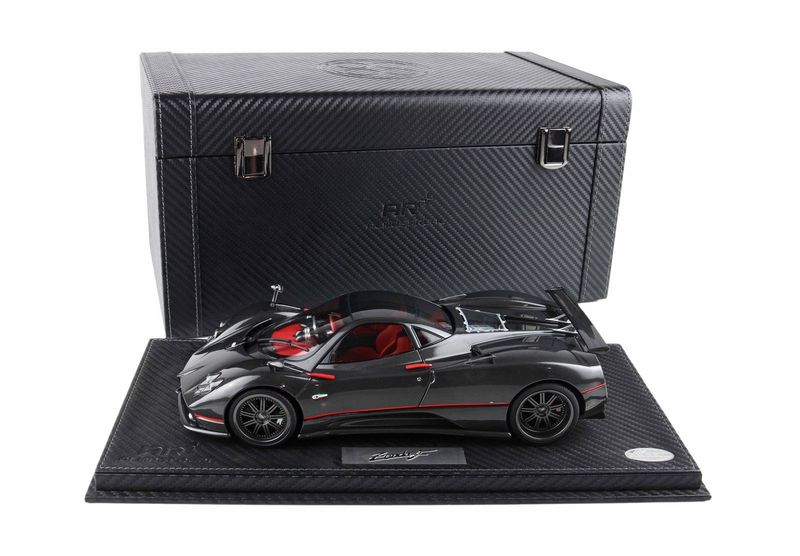 1:18 BBR - Pagani Zonda F diecast full open Gloss carbon Black with red stripe - SPECIAL PACK 1:18 BBR - Pagani Zonda F diecast full open Gloss carbon Black with red stripe - SPECIAL PACK