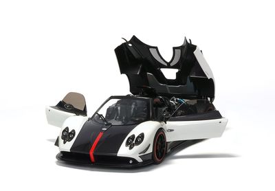 1:18 BBR - Pagani Zonda cinque Roadster diecast full open Bianco Benny 1:18 BBR - Pagani Zonda cinque Roadster diecast full open Bianco Benny