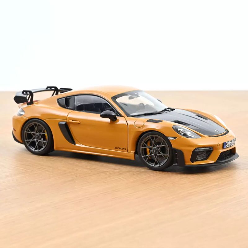 1:18 Norev - Porsche Cayman GT4 RS w/Weissach 2023 Bahama Yellow Pack 1:18 Norev - Porsche Cayman GT4 RS w/Weissach 2023 Bahama Yellow Pack