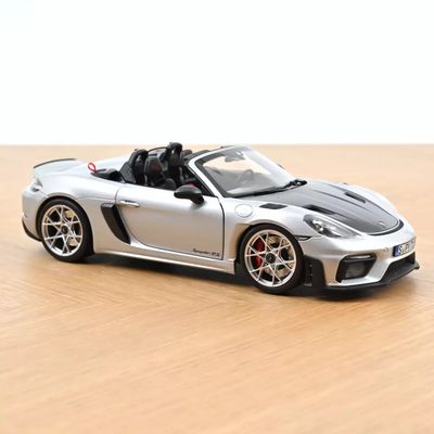 1:18 Norev - Porsche 718 Spyder RS w/ Weissach Pack 2023 GT-Silvermetallic