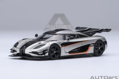 1:64 Autoart - Koenigsegg One:1 (Moon Grey/Carbon) 1:64 Autoart - Koenigsegg One:1 (Moon Grey/Carbon)
