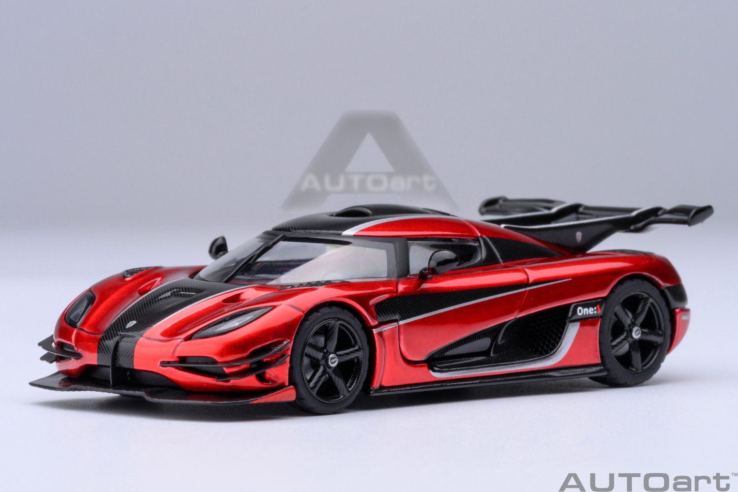 1:64 Autoart - Koenigsegg One:1 (Apple Red/Carbon)