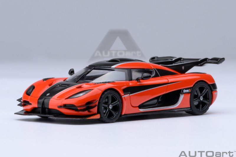 1:64 Autoart - Koenigsegg One:1 (Lava Orange/Carbon)