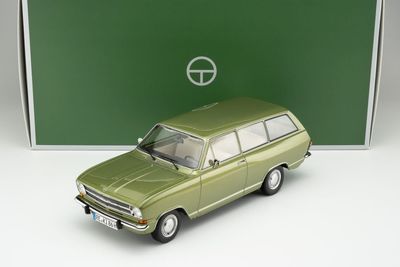 1:18 Touring Modelcars - Opel Kadett B Caravan (1972) - lemon green met. 1:18 Touring Modelcars - Opel Kadett B Caravan (1972) - lemon green met.