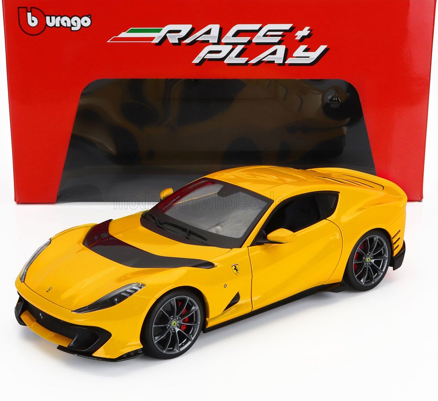 1:18 Bburago - Ferrari 812 Competizione 2021 Giallo Modena Yellow