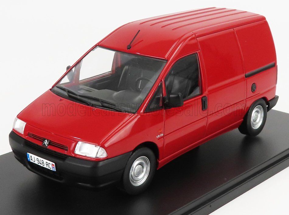 1:24 Hechette - 1995 Citroen Jumpy Van (Fiat Scudo) Red