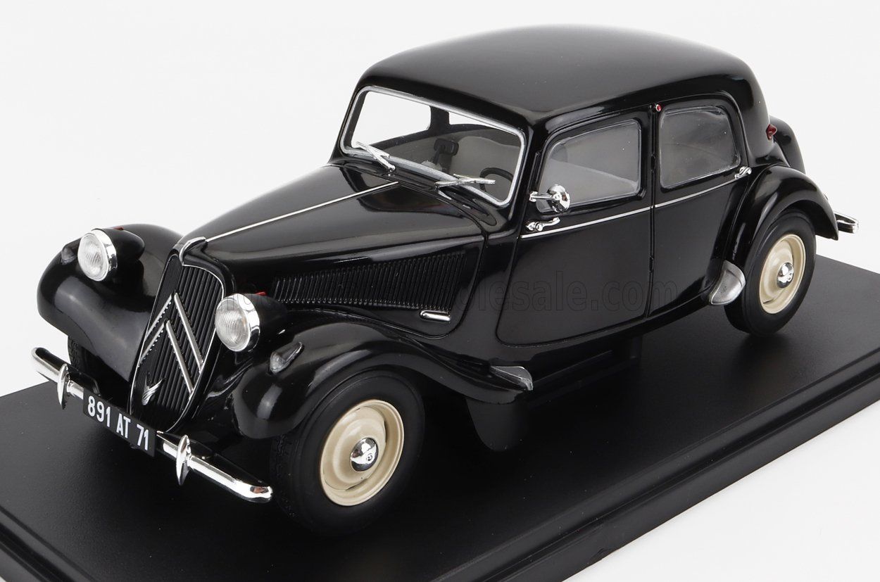 1:24 Hechette - 1935 Citroen 11BL Traction Black