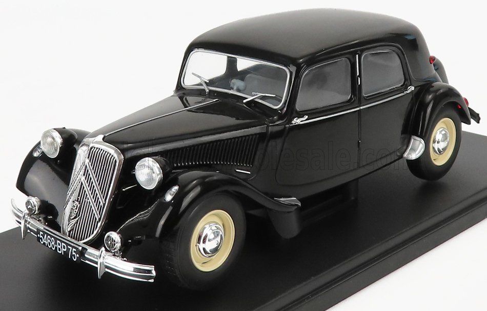 1:24 Hechette - 1953 Citroen 15 Six Traction Avant Black