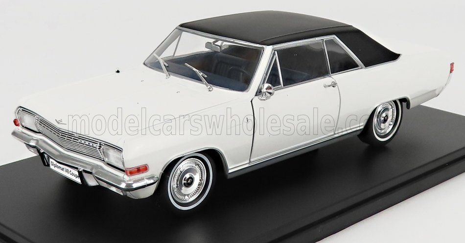 1:24 Hechette - 1965 Opel Diplomat V8 Coupe White
