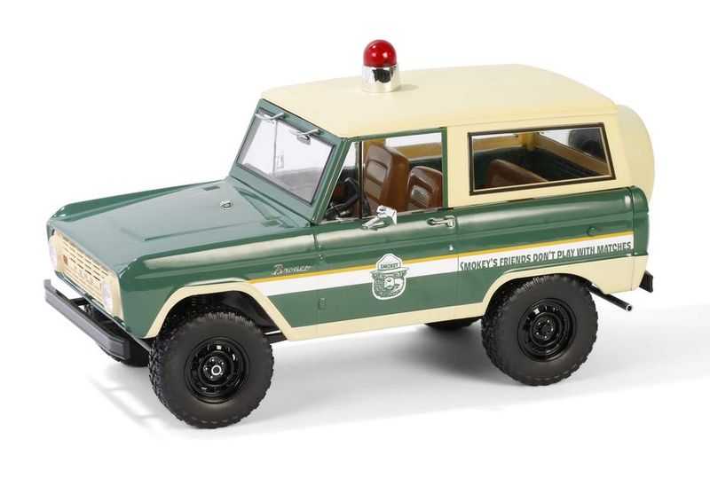 1:18 Greenlight - 1967 Ford Bronco, Smokey Bear Forest Ranger *Artisan Collection* 1:18 Greenlight - 1967 Ford Bronco, Smokey Bear Forest Ranger *Artisan Collection*
