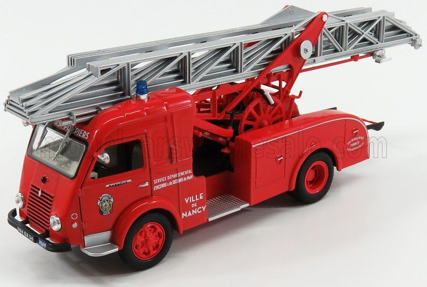 1:43 Hechette - 1960 Renault Galion Tanker Ville De Nancy Fire Engine