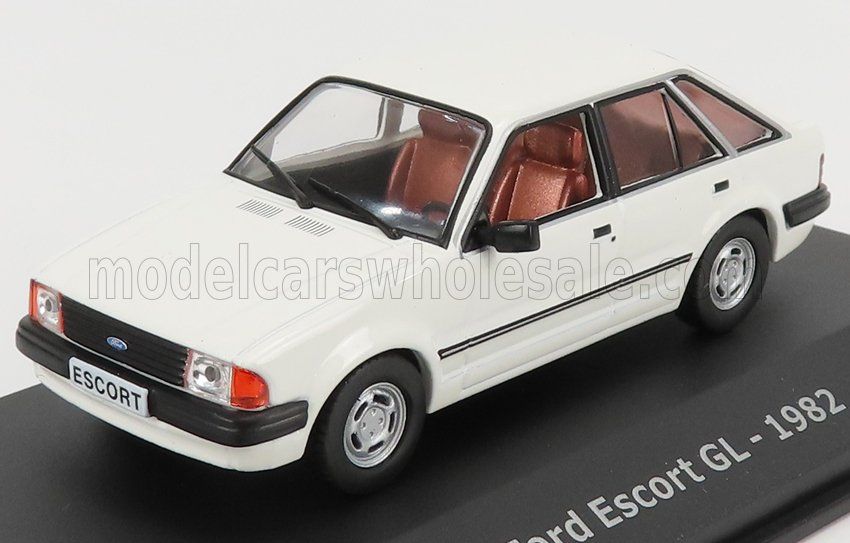1:43 Hechette - 1982 Ford Escort GL White *Mit Vitrine*