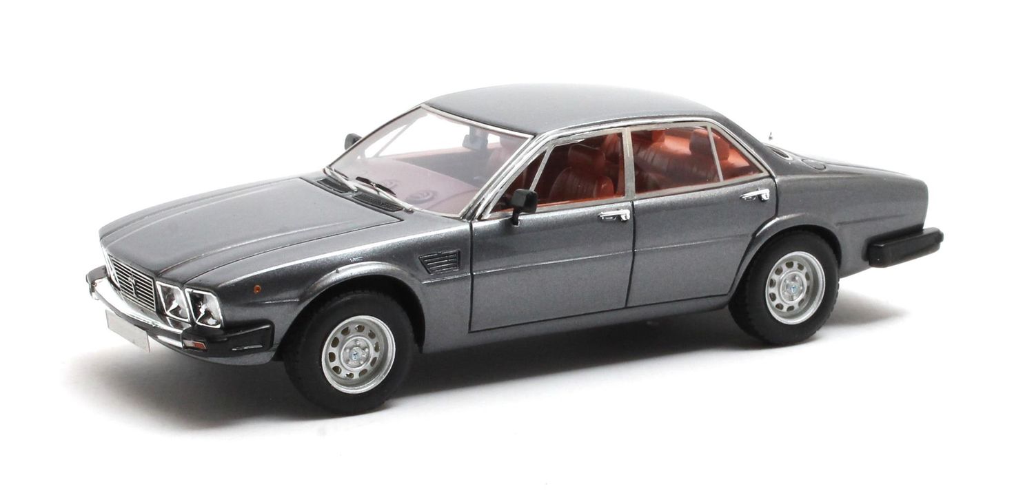 1:43 Matrix - De Tomaso Deauville Series 2 grey metallic '78-'85