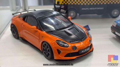 1:18 Solido - 2024 Renault Alpine Radicale Coupe Orange Black