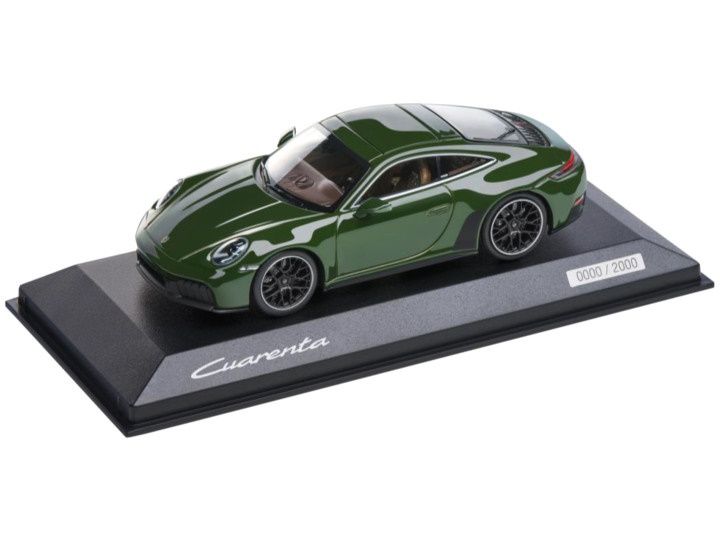 1:43 Porsche Dealer - Porsche 911 CARRERA GTS CUARENTA EDITION (992.2) Limited Edition Green 1:43 Porsche Dealer - Porsche 911 CARRERA GTS CUARENTA EDITION (992.2) Limited Edition Green