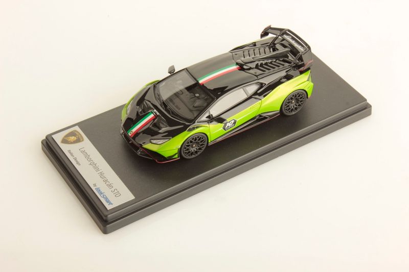 1:43 Looksmart - Lamborghini Huracan STO SC 10° Anniversario 1:43 Looksmart - Lamborghini Huracan STO SC 10° Anniversario