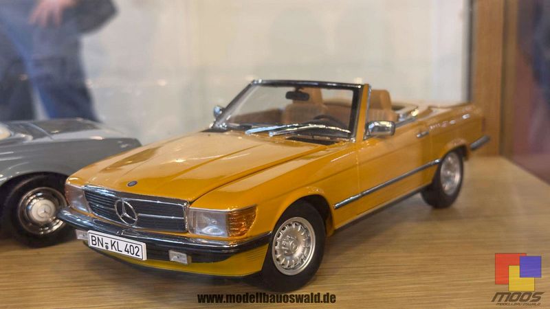1:18 Norev - Mercedes-Benz 450 SL 1975 Cayenne Orange 1:18 Norev - Mercedes-Benz 450 SL 1975 Cayenne Orange