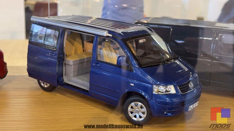 1:18 Norev - VW California 2003 Ravenna Blue metallic 1:18 Norev - VW California 2003 Ravenna Blue metallic