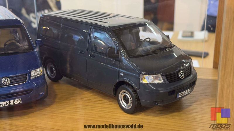 1:18 Norev - VW Transporter 2003 Grey 1:18 Norev - VW Transporter 2003 Grey