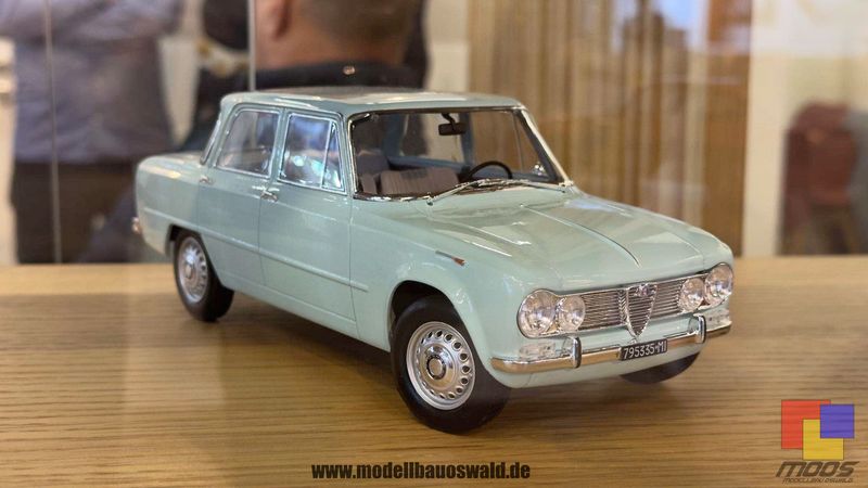 1:18 Norev - Alfa Romeo Giulia TI 1964 Sky Blue 1:18 Norev - Alfa Romeo Giulia TI 1964 Sky Blue