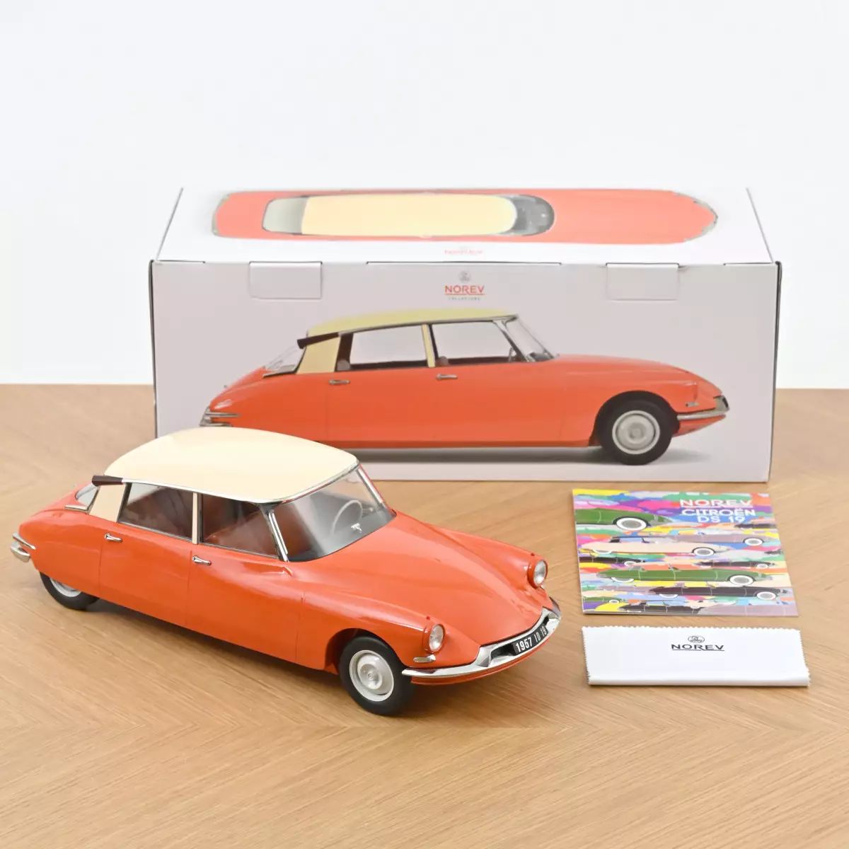 1:12 Norev - Citroën ID 19 1957 Capucine Orange and Cream