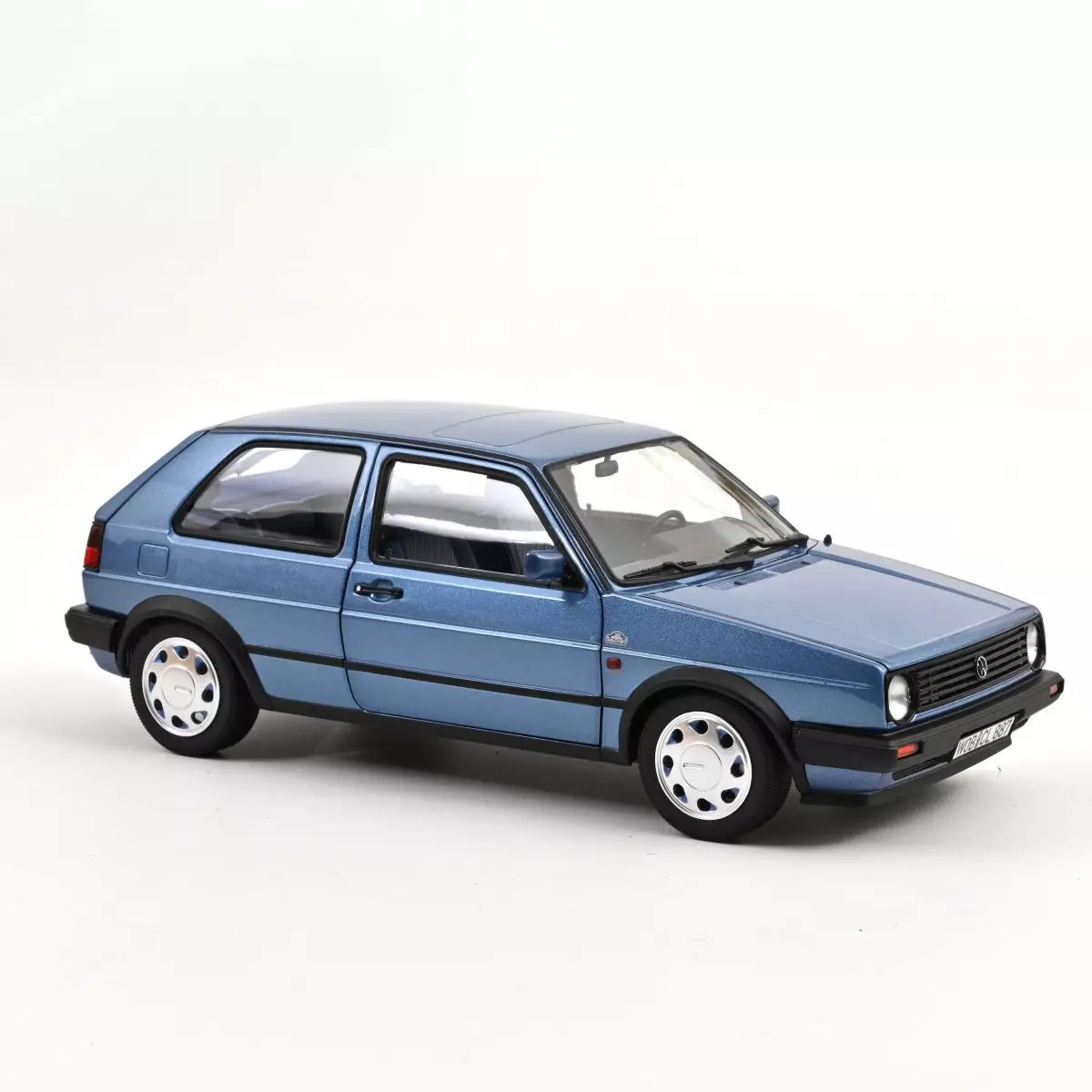1:18 Norev -  VW Golf 10 Million 1988 Star Blue metallic