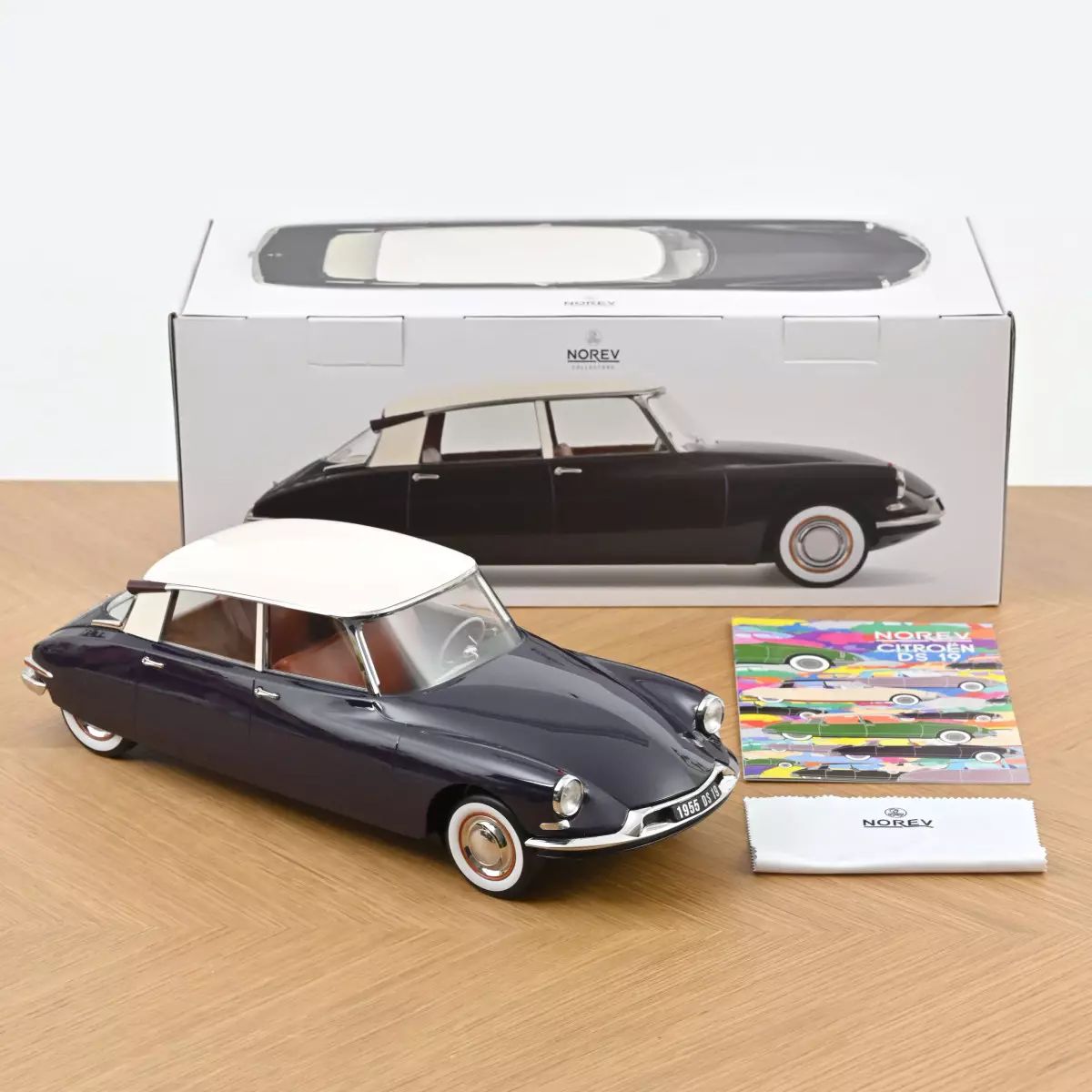1:12 Norev - Citroën DS 19 1955 Purple and Champagne
