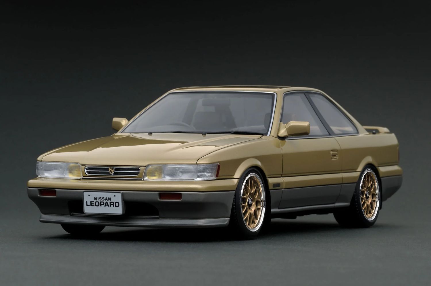 1:18 Ignition - Nissan Leopard (F31) Ultima V30TWINCAM TURBO, gold/silver