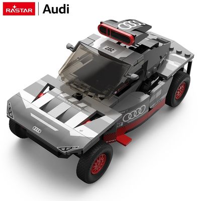1:30 Rastar - Audi RS Q e-tron *Bricks*, grey/red 1:30 Rastar - Audi RS Q e-tron *Bricks*, grey/red
