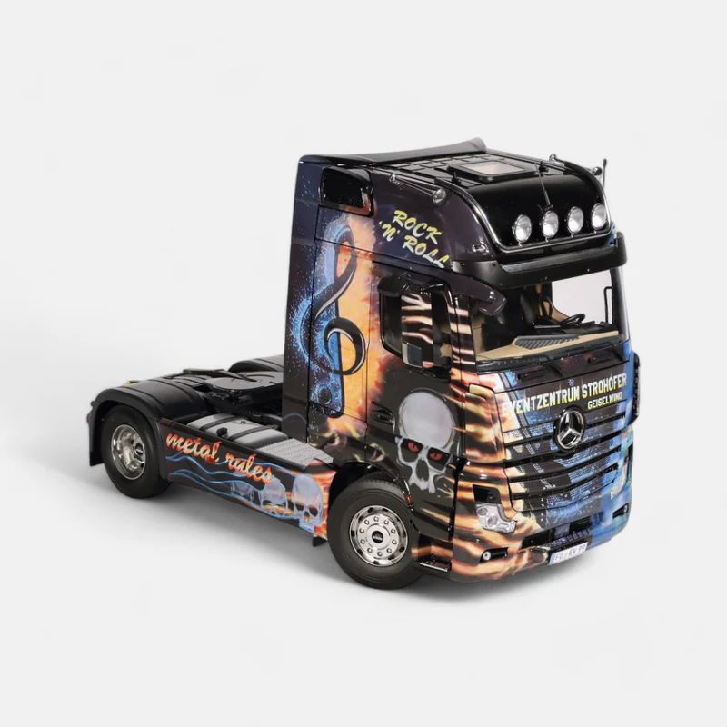 1:18 NZG - Mercedes-Benz Actros GigaSpace 4x2 „Strohofer“