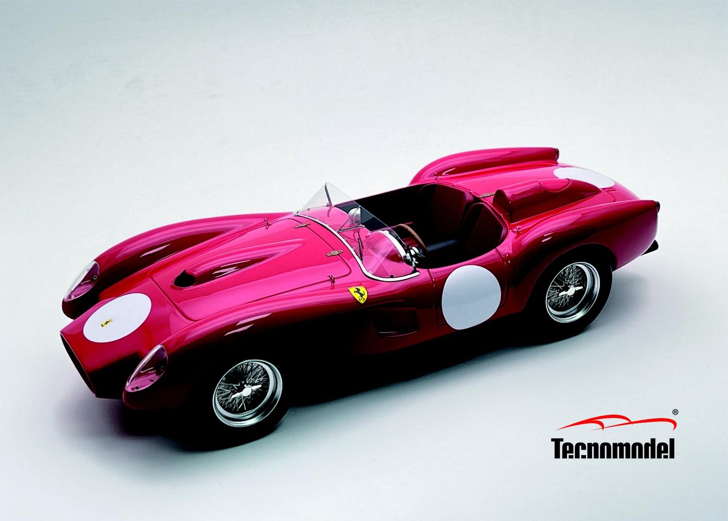 1:18 Tecnomodel - Ferrari 250 TR Pontoon-Fender Press Clienti Corsa 1958 Rosso Corsa - White Circle