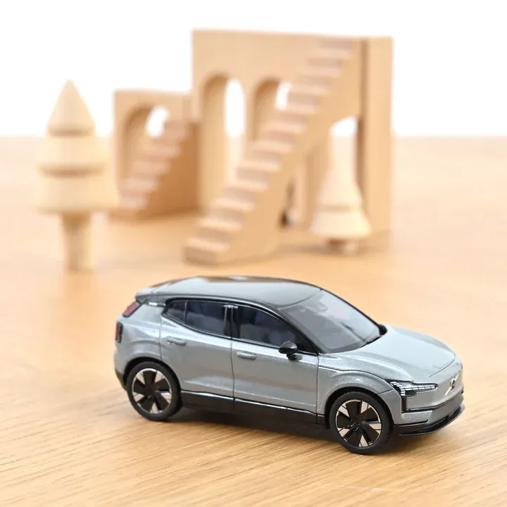 1:43 Norev - Volvo EX30 2024 Vapour Grey