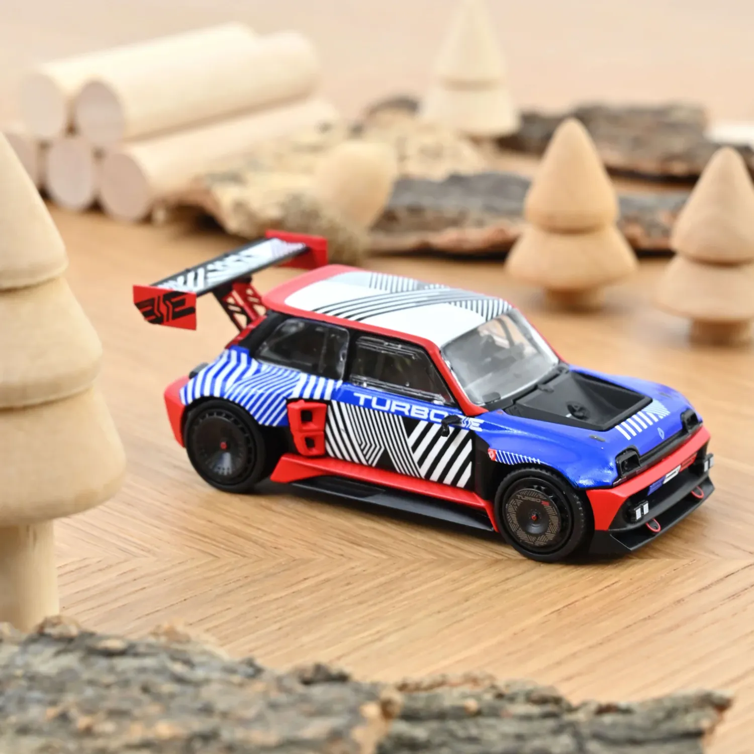1:43 Norev - Renault Concept R5 Turbo 3E E-Tech 100% Electric 2023 Blue & Red