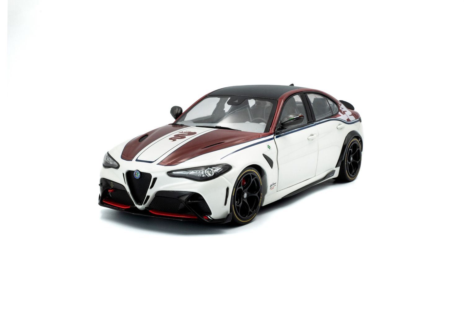 1:18 Solido - 2023 Alfa Romeo Giulia GTAm White Red