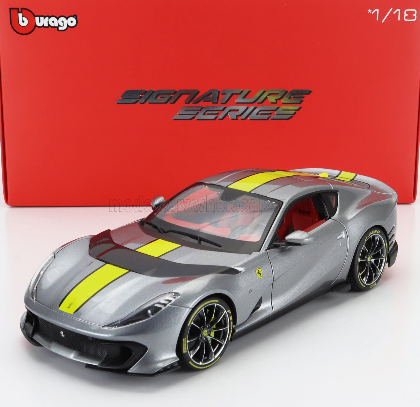1:18 Bburago Signature - Ferrari 812 Competizione 2021 Grigio Cuburn Yellow/Grey Metallic