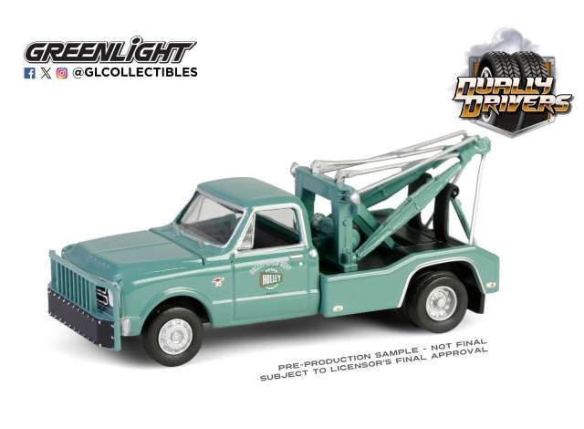 1:64 Greenlight - 1967 Chevrolet C-30 Dually Wrecker - Holley Speed Shop *Dually Drivers Series 16*