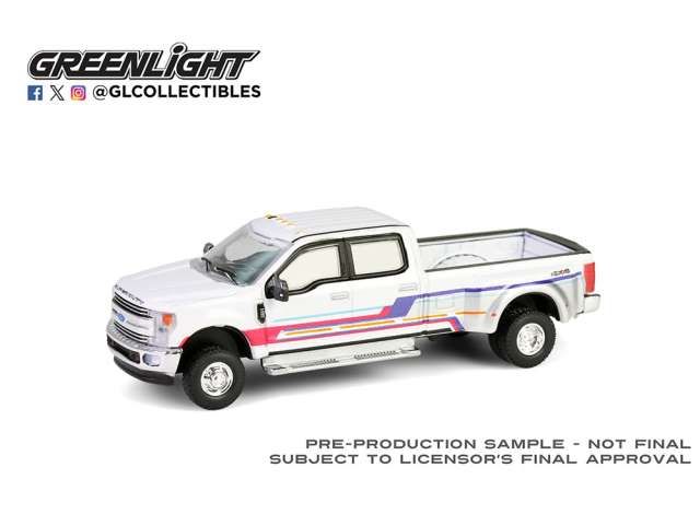 1:64 Greenlight - 2019 Ford F-350 Lariat Dually, white with custom stripes *Dually Drivers Series 16*