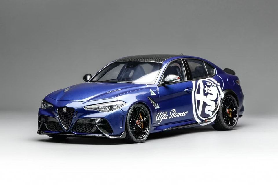 1:18 Motorhelix - 2021 Alfa Romeo Giulia GTA Misano Blue