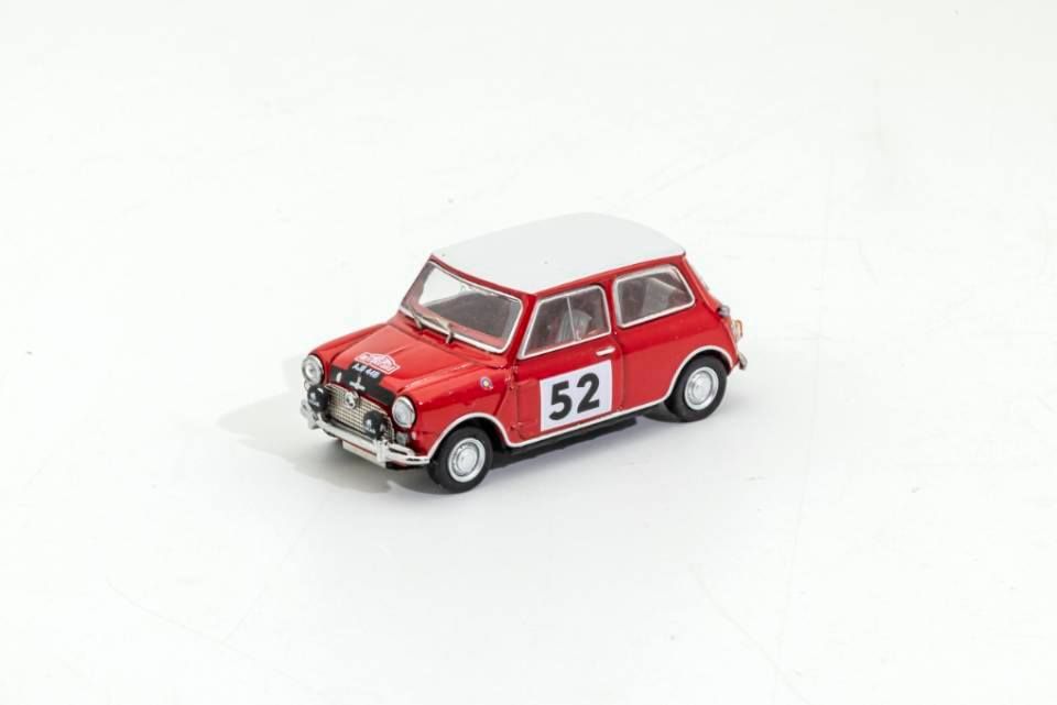 1:64 Tiny Toys -1965 Mini Cooper Championship Car #52 *RHD*