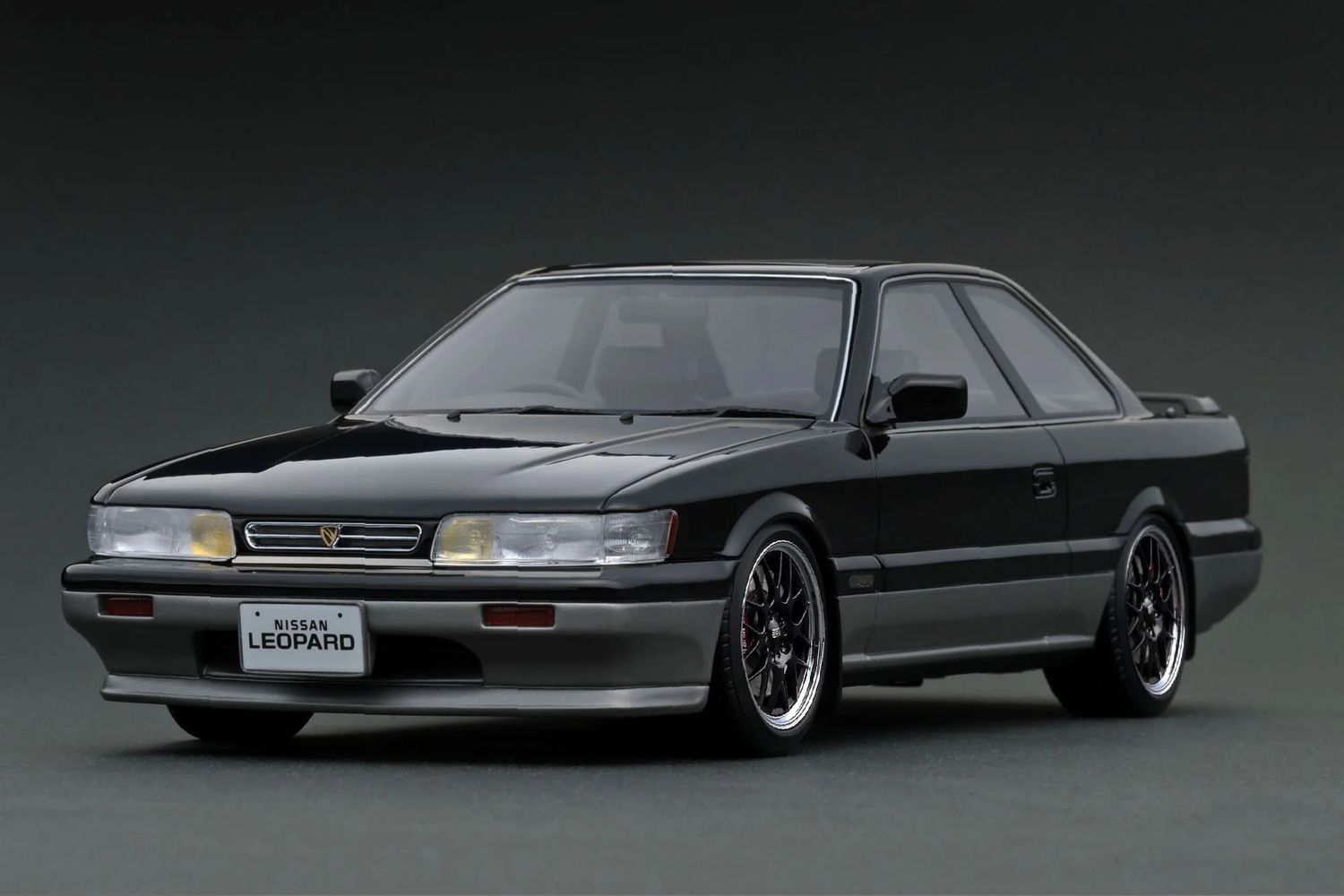 1:18 Ignition - Nissan Leopard Ultima V30TWINCAM TURBO (F31), black/silver