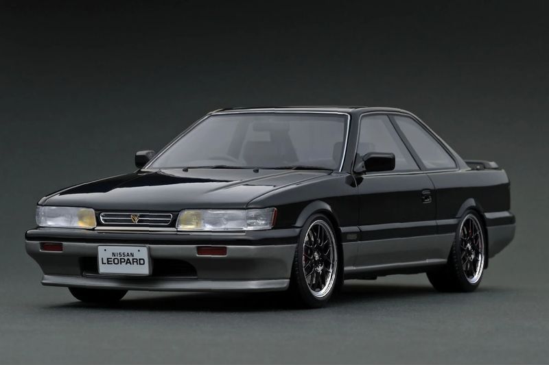 1:18 Ignition - Nissan Leopard Ultima V30TWINCAM TURBO (F31), black/silver 1:18 Ignition - Nissan Leopard Ultima V30TWINCAM TURBO (F31), black/silver