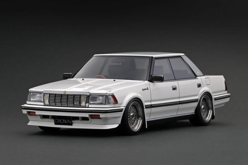 1:18 Ignition - Toyota Crown 2.8 Royal Saloon G (120), white 1:18 Ignition - Toyota Crown 2.8 Royal Saloon G (120), white