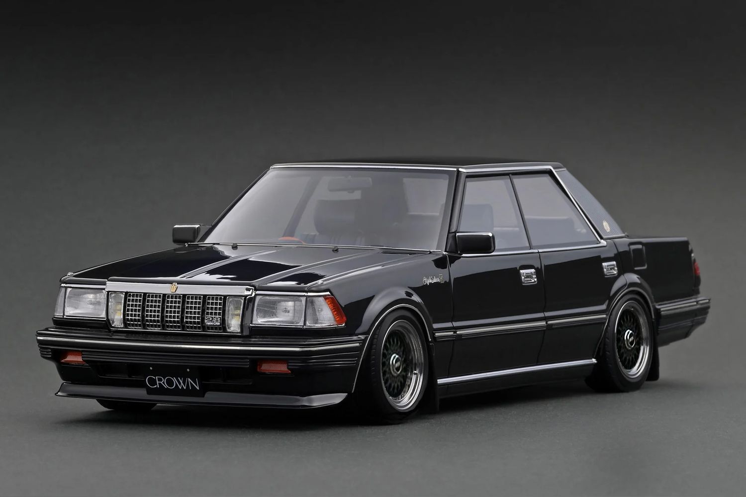 1:18 Ignition - Toyota Crown 2.8 Royal Saloon G (120), black